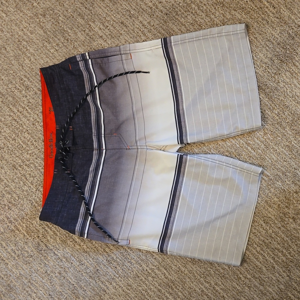 Goodfellow & Co Swim Trunks. Size 31. Colors: Greys and White